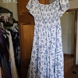 PatPat Blue and White Floral Maxi Dress